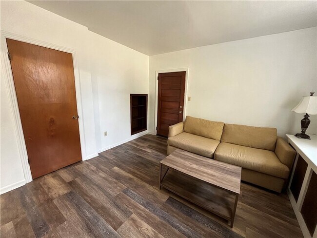 Building Photo - 1601 Hillsdale Ave