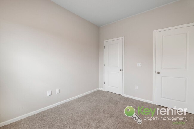 Building Photo - NOVEMBER FREE RENT!! 5 Bedroom 3 Bath Home close to schools and shopping!