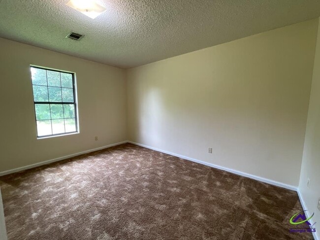 Building Photo - 146 Daisy Adams Rd