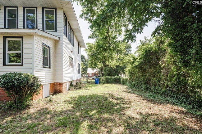 Building Photo - 3715 Palmetto Ave