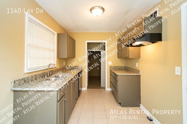 Building Photo - 1140 Lay Dr