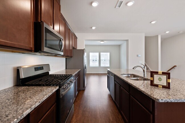 Building Photo - Available Early August! 4 Bed, 3.5 Ba in W...