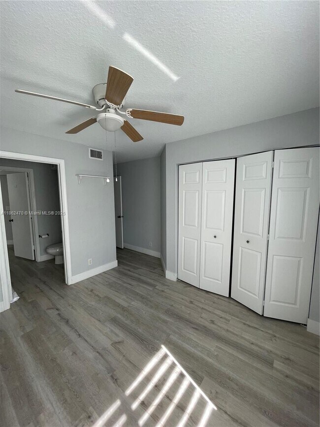 Building Photo - 2469 Cordoba Bend