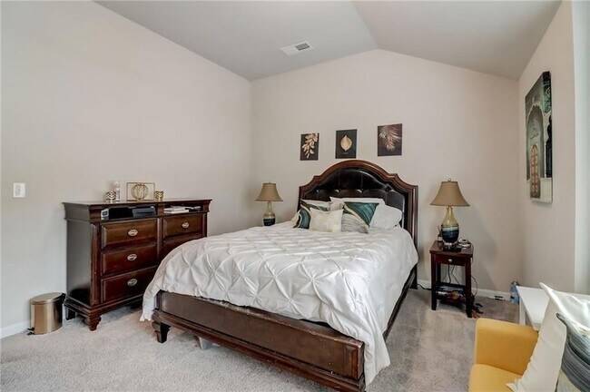 Building Photo - 7246 Gladstone Cir