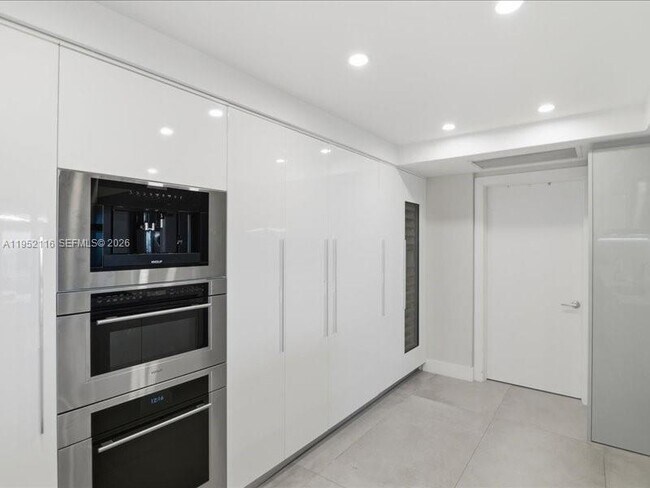 Building Photo - 330 Sunny Isles Blvd