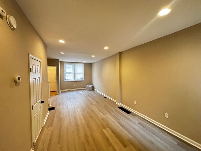 Building Photo - Charming 3 Bedroom Rehab