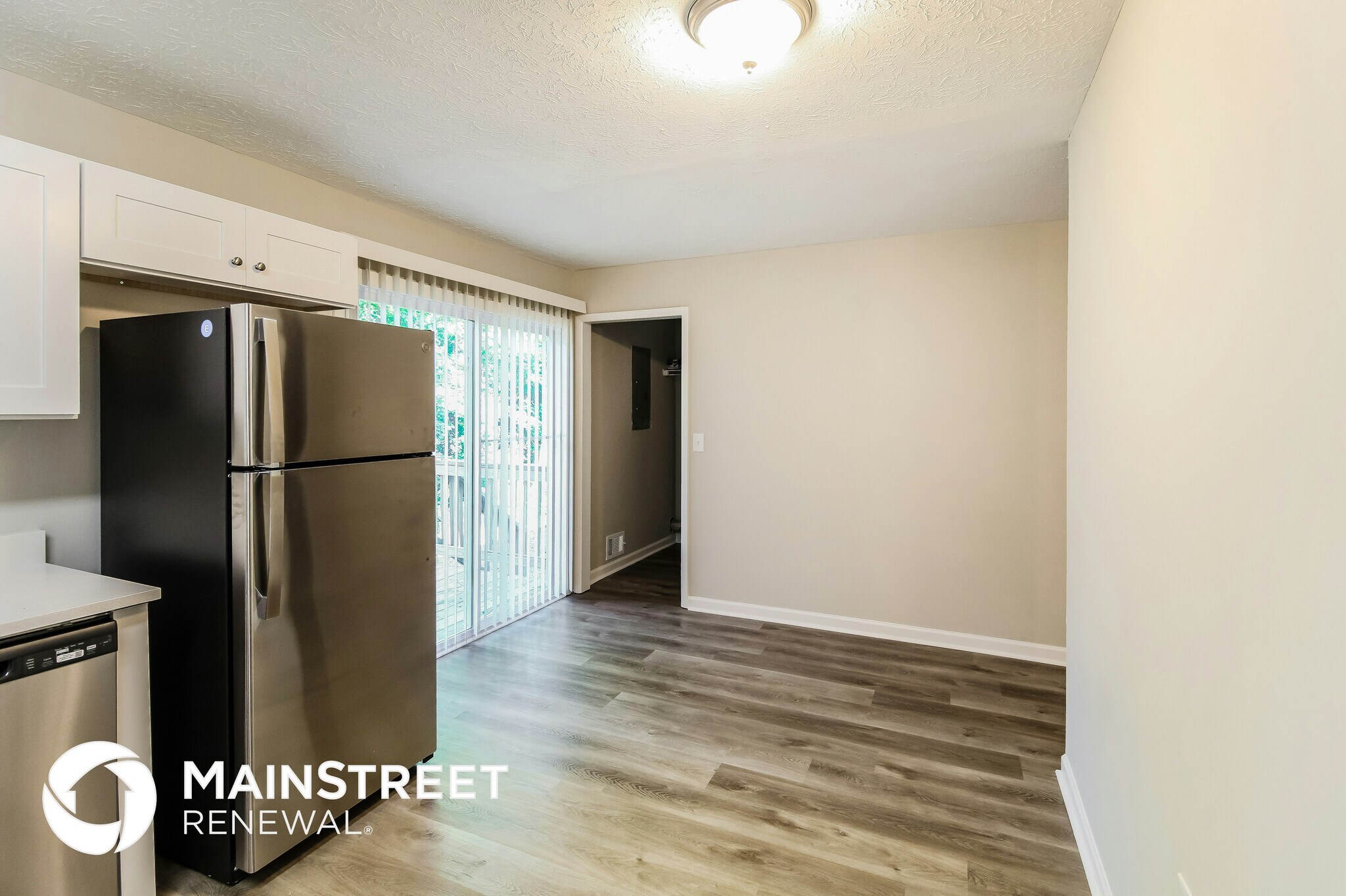 Building Photo - 635 Lakeridge Cir SE