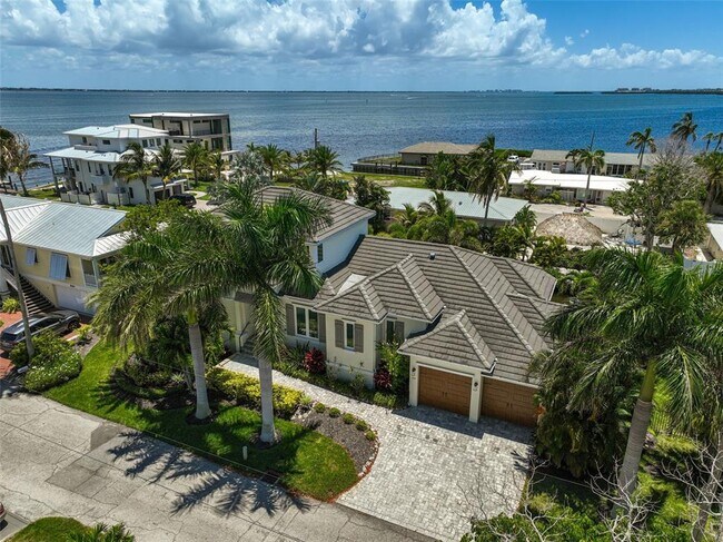 Building Photo - 830 Tarawitt Dr