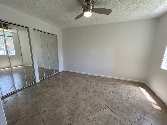 Building Photo - ANNUAL RENTAL - 1ST FLOOR 3 BED / 2 BATH C...