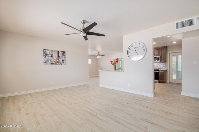 Building Photo - 1325 N 70th St