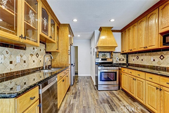 Building Photo - 1726 Oak Knoll Dr