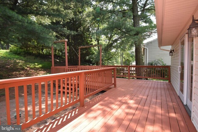 Building Photo - 8673 Cooperhawk Ct