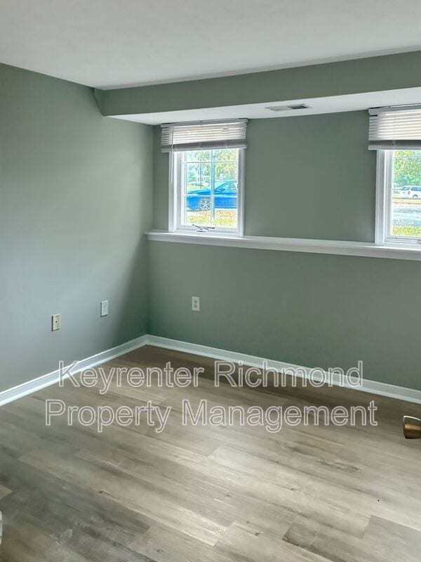 Building Photo - 9373 Man-O-War Ct