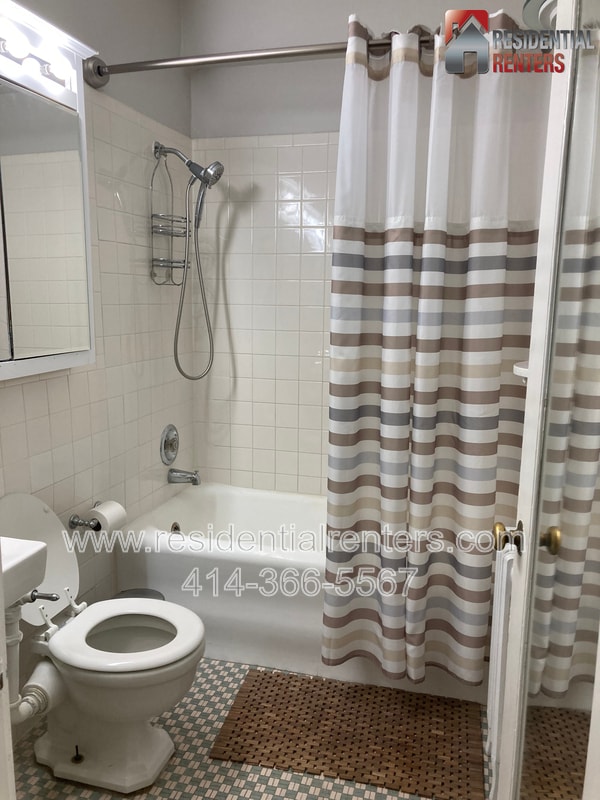 Building Photo - 1028 E Juneau Ave