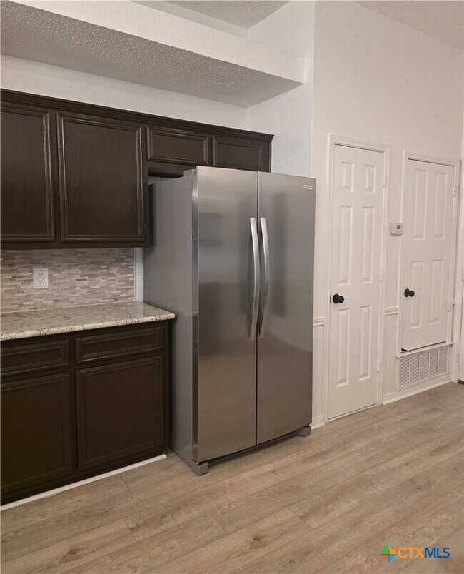 Building Photo - 3081 Colorado Dr