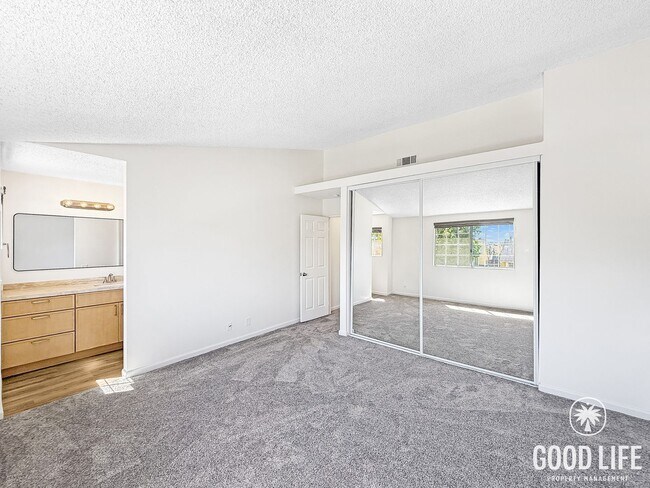 Building Photo - Stylish 4B/2.5BA Home in Moreno Valley with Attached Garage and Upgraded Interiors