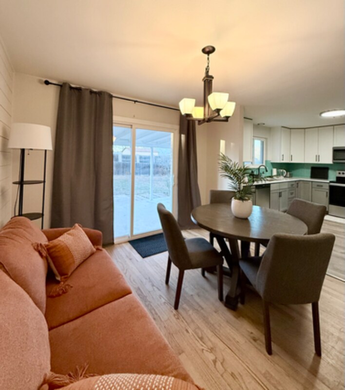 Building Photo - 9989 Dodge Dr