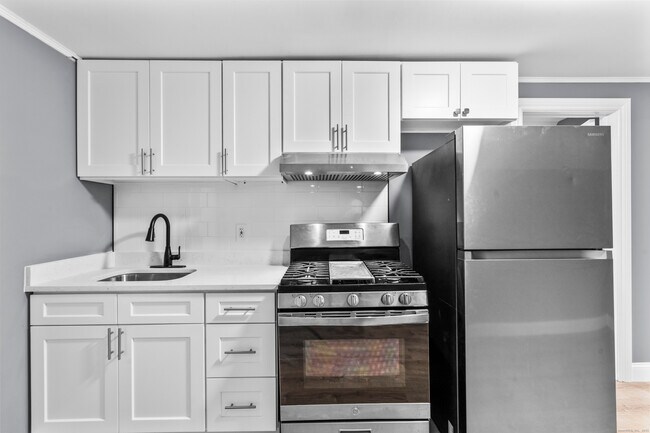 Building Photo - 55 Elliot St