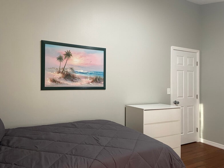 Building Photo - 3115 Marshall Dr