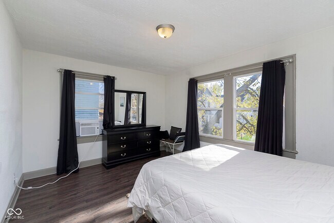 Building Photo - 2248 Nowland Ave