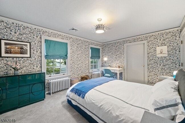 Building Photo - 655 Lake St