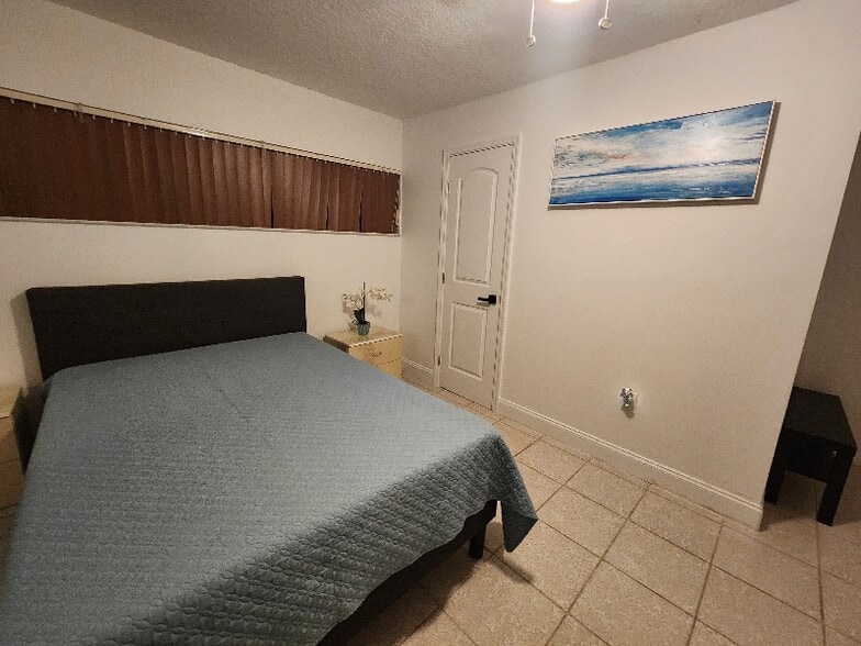 Building Photo - 7909 NW 40th St