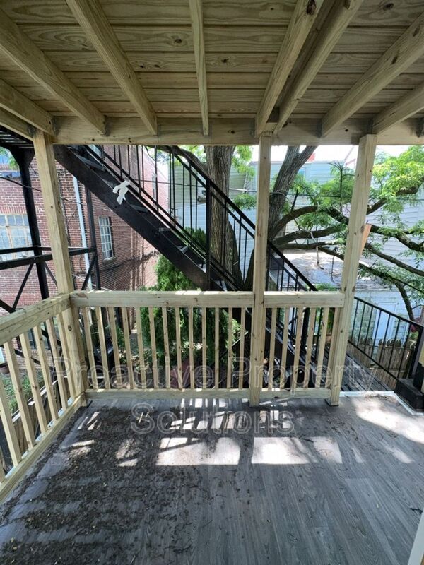 Building Photo - 934 Walnut St