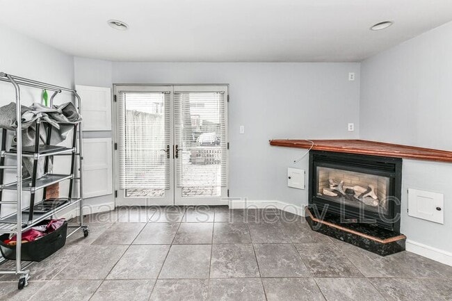 Building Photo - 306 S Wayne St