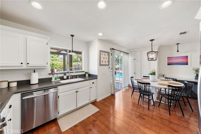 Building Photo - 43540 Corte Benisa