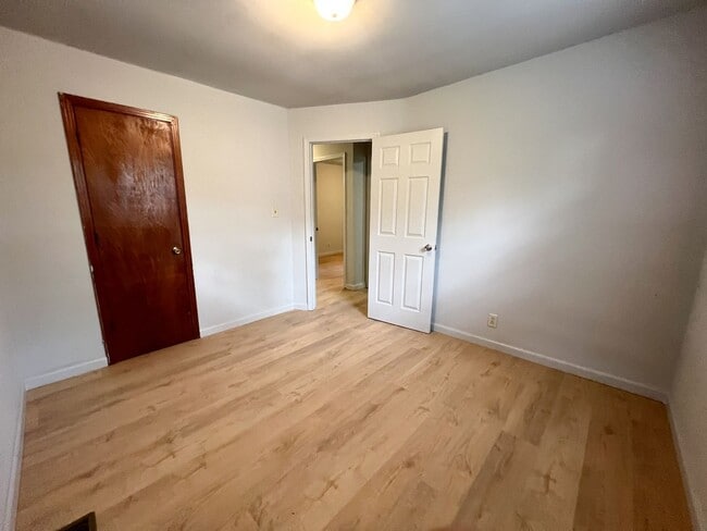 Building Photo - Charming Single-Family Home!