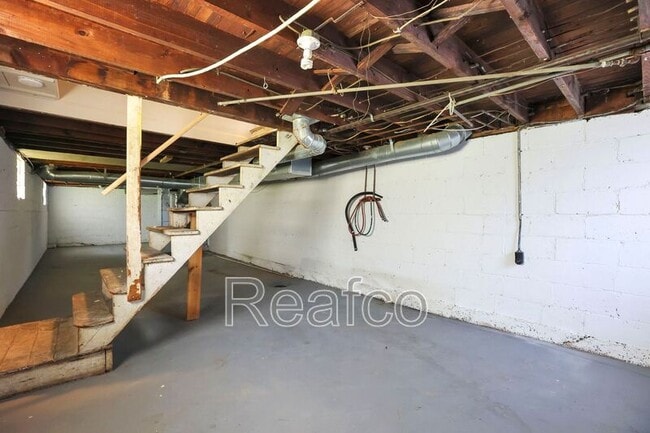 Building Photo - 74 N Powell Ave