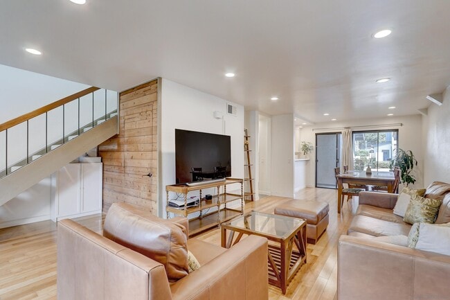 Building Photo - 4084 Crystal Dawn Ln