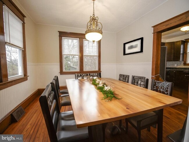 Building Photo - 332 Crown Point Rd