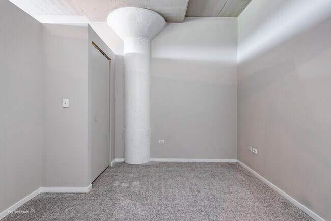 Building Photo - 1525 S Sangamon St