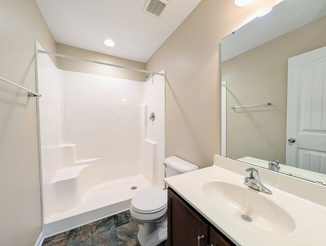 Building Photo - 4461 Middletown Dr