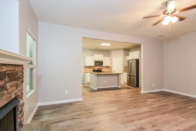 Building Photo - 131 Bethany Manor Dr