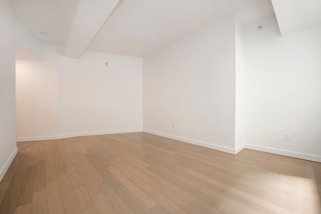 Interior Photo - 20 Exchange