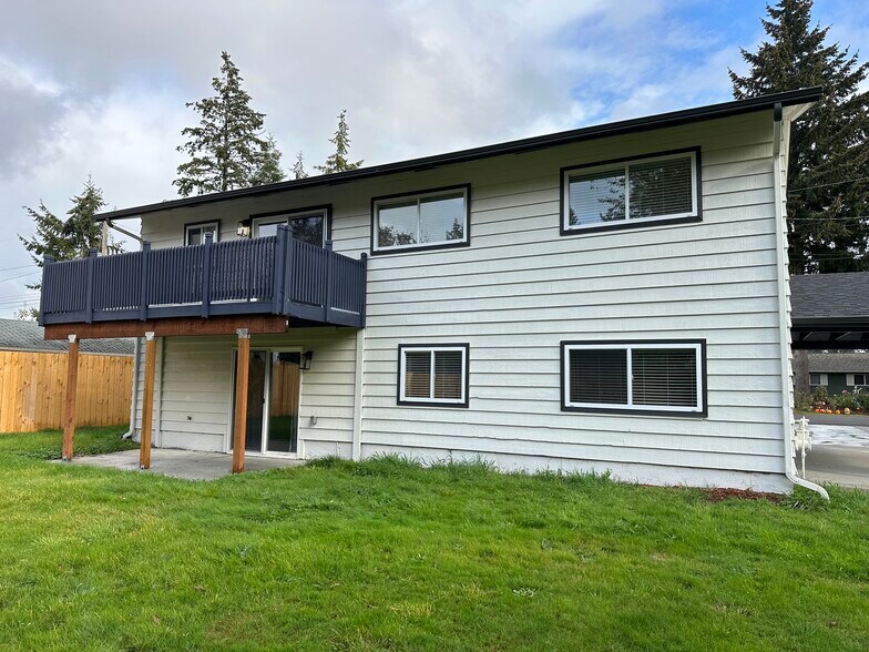 Building Photo - 20914 3rd Ave W