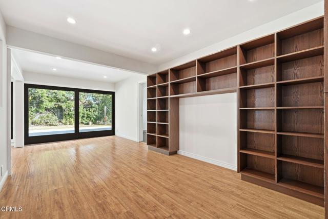 Building Photo - 1380 Rexford Ave