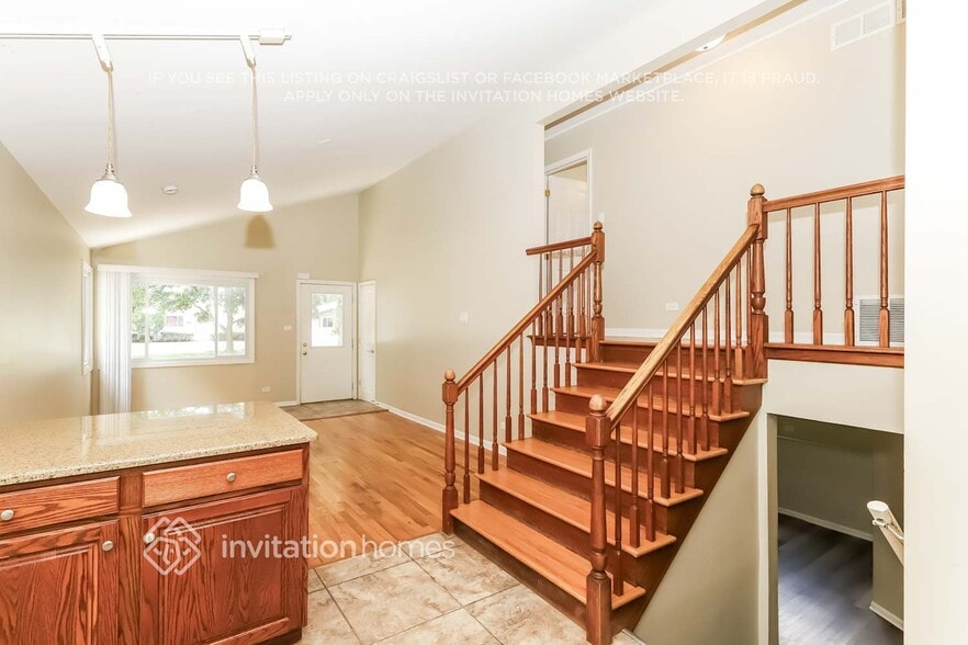 Building Photo - 611 N Biermann Ave