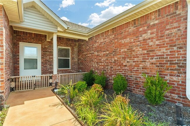 Building Photo - 241 Williams ct
