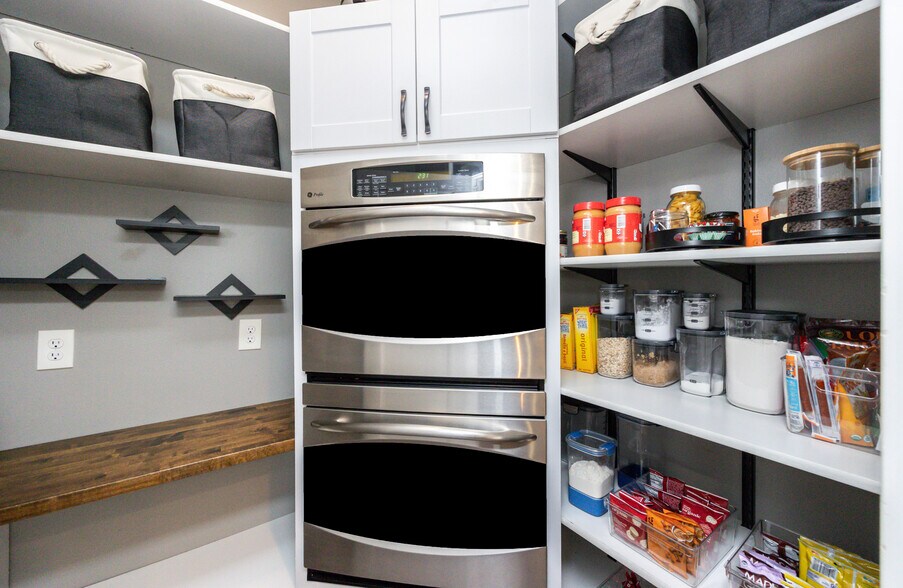 Building Photo - 9440 Rushbrook Dr