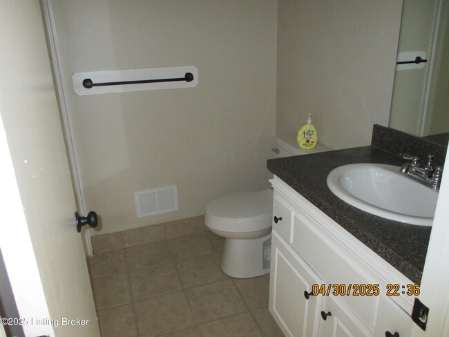 Building Photo - 4761 Shenandoah Dr