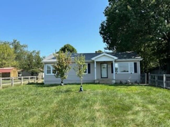 Building Photo - COMING SOON! Renovated 3 BR, 2 Bath House!...