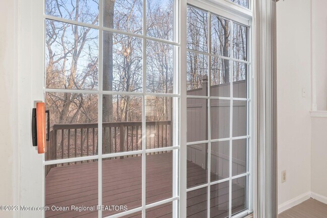 Building Photo - 19 Persimmon Ln