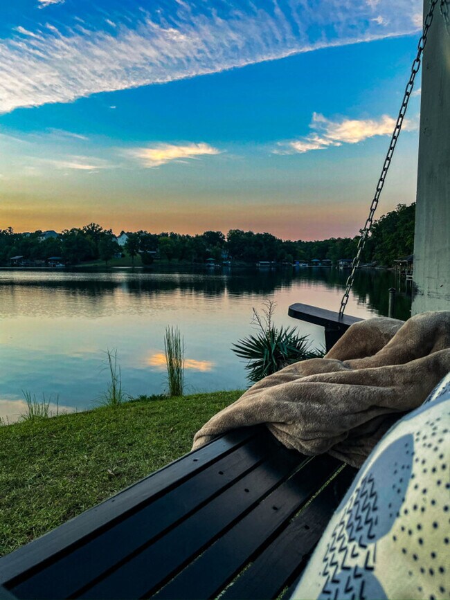 Building Photo - 16920 Landover Rd