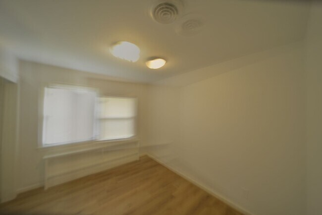 Building Photo - Seaford Rancher