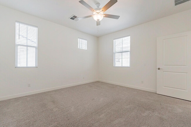 Building Photo - 5538 S Dillon