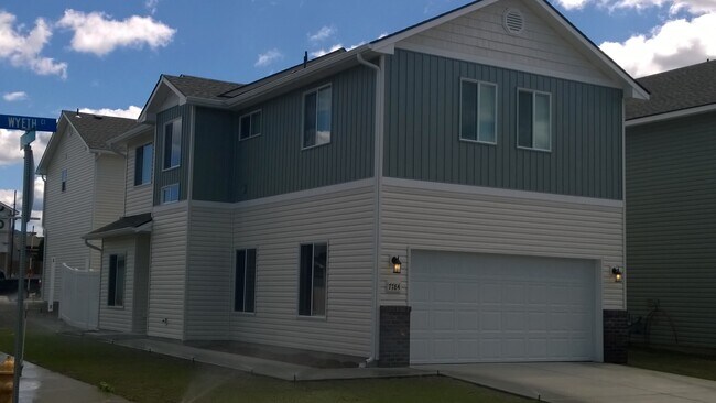 Building Photo - 7761-7784 Wyeth Ct