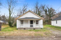 Building Photo - Two bedroom home!